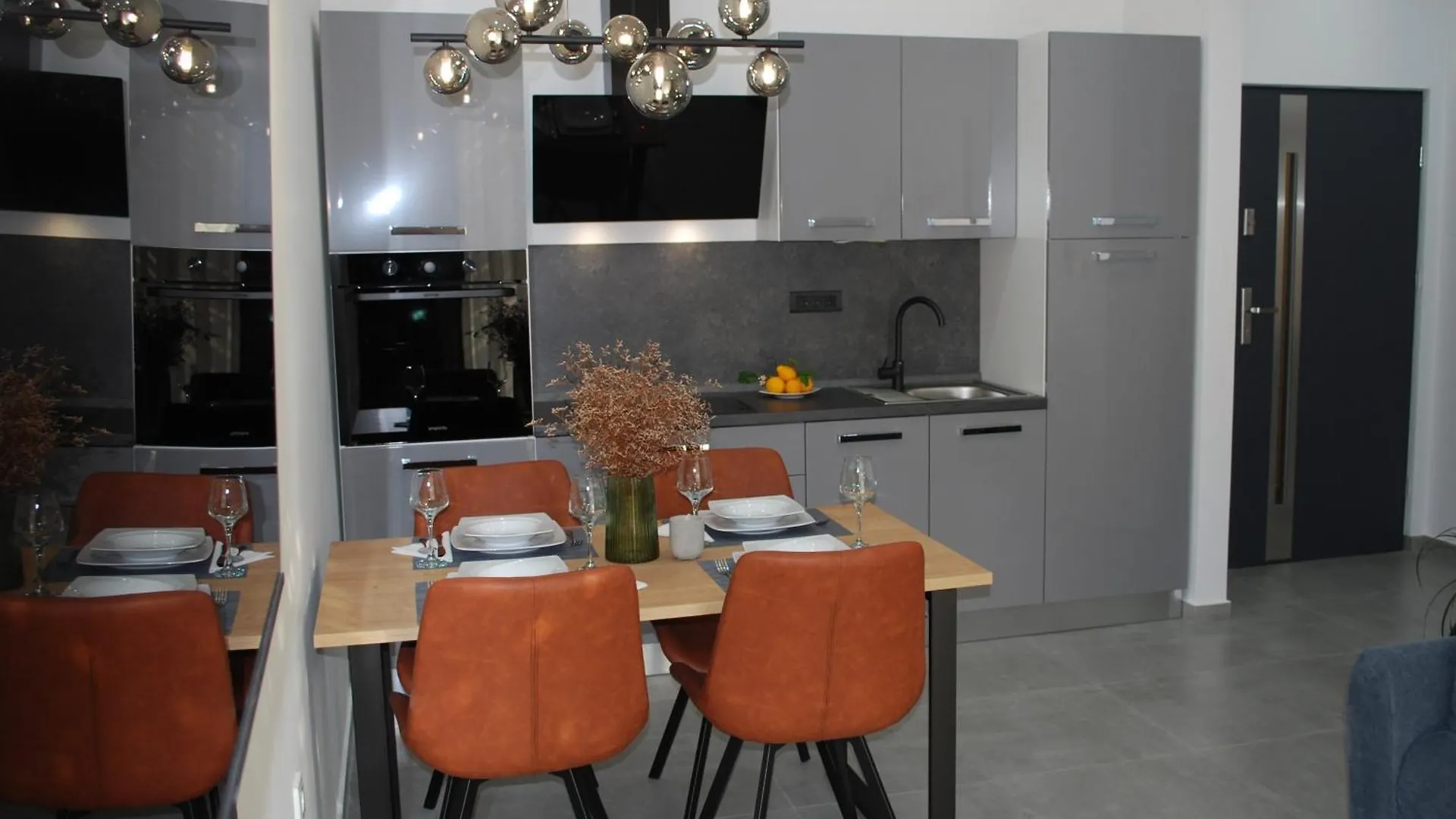 Hollywood Apartment 斯维蒂佩塔